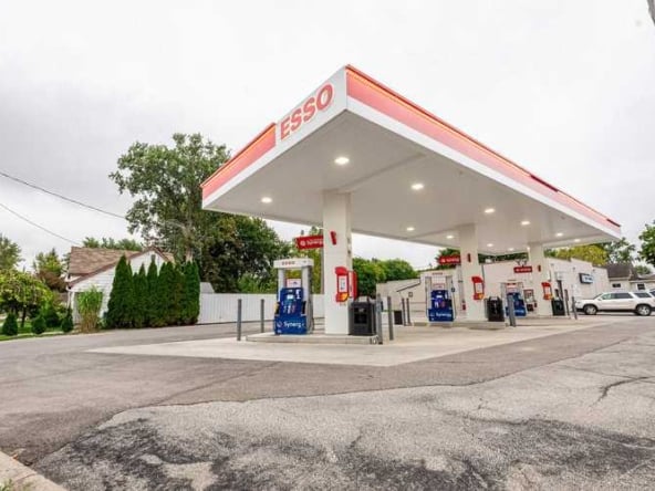 Esso Gas Station in Wallaceburg